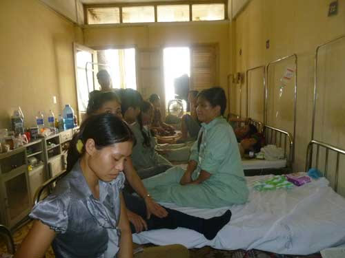 Bảo hiểm y tế: Thủ tục rườm rà - 2