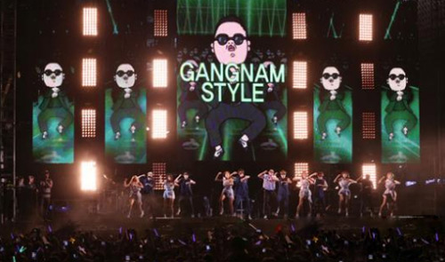 Clip màn cởi áo của cha đẻ Gangnam Style - 1