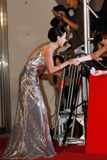 Trương Bá Chi tỏa sắc tại LHP Busan - 8