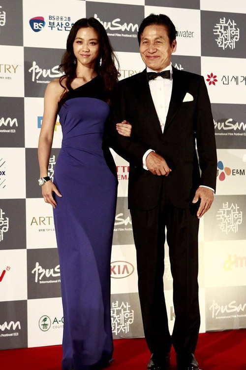 Trương Bá Chi tỏa sắc tại LHP Busan - 14