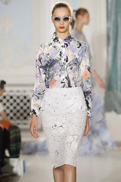 Cập nhật 5 mẫu váy ren mốt nhất thu - 15