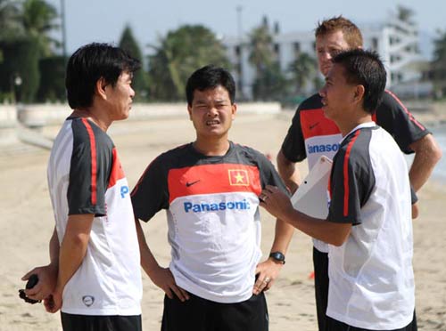 VFF Cup: Không tài trợ, thiếu khách mời - 1