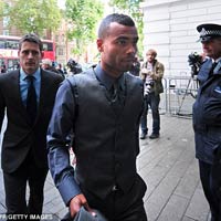 Bóng đá - Ashley Cole chửi bới FA vụ Terry