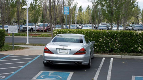 Vì sao Steve Jobs luôn đi xe không biển - 2