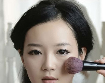 Trang điểm sành như siêu mẫu Thanh Hằng - 9