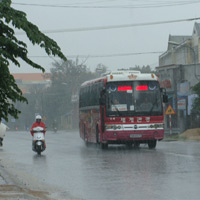 Tin tức trong ngày - Quảng Ngãi mưa to, Bình Định nghiêng ngả
