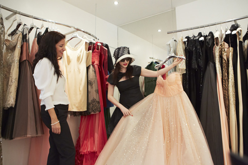 Lý Nhã Kỳ kết thân nhà thiết kế Pháp - 16