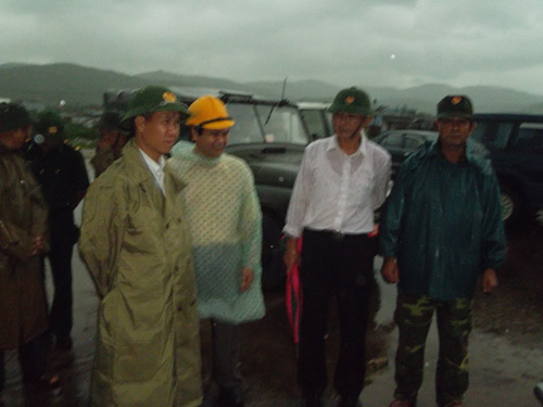 Bão số 7: Dời 212 hộ dân khỏi vùng nguy hiểm - 2