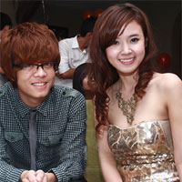 Bạn trẻ - Cuộc sống - Midu tình tứ bên "hoàng tử" Bùi Anh Tuấn