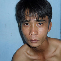 Pháp luật - Nhóm bảo kê hàng rong ở CV: Bắt Hóa "bán dừa"