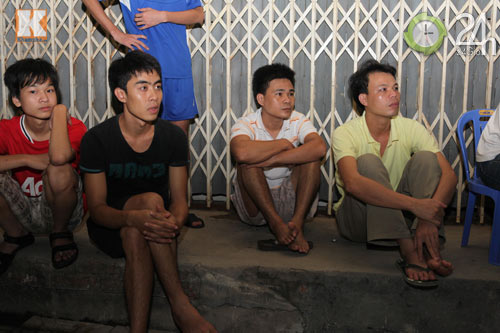 Fan thức trắng đêm xem trận Barca - Real - 4