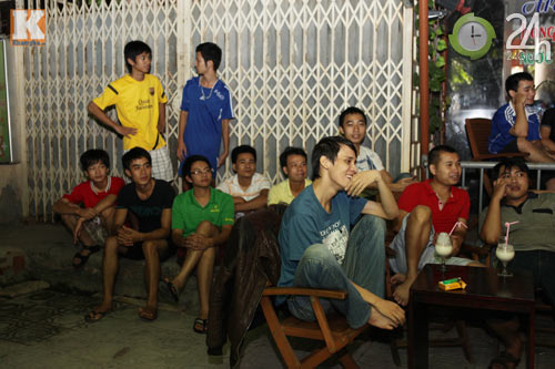 Fan thức trắng đêm xem trận Barca - Real - 7