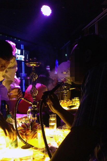 Thú "nướng tiền" tại quán bar - 3