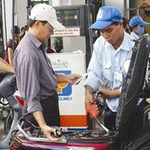 Tin tức trong ngày - DN lờ giảm giá xăng, Bộ quên nhắc