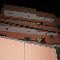 Tin tức trong ngày - Nhà trọ nghiêng ngả, nhiều người tháo chạy