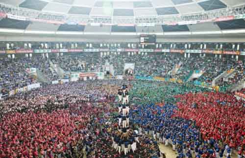 Tháp người cao chọc trời - 7