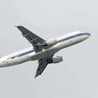 Tin tức trong ngày - Bị dọa khủng bố, máy bay TQ hạ cánh khẩn cấp