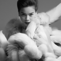 Người mẫu - Hoa hậu - Hồ Ngọc Hà hóa... cáo 9 đuôi