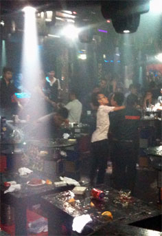 Đổ máu ở sàn nhảy tử thần - 2