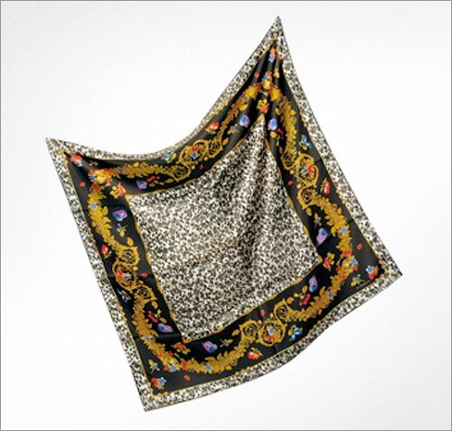 Thêm gợi cảm với chiếc khăn lụa mềm - 4