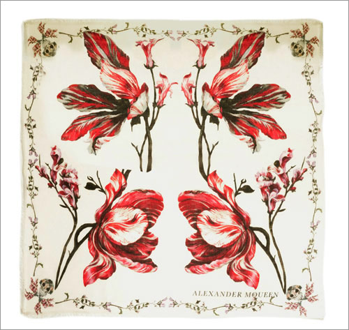 Thêm gợi cảm với chiếc khăn lụa mềm - 1