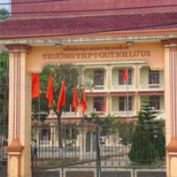 Pháp luật - Say rượu xông vào trường hành hung thầy giáo