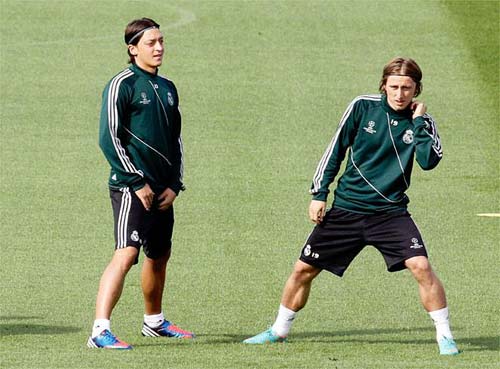 Real – Ozil: Vượt qua đêm u tối - 2