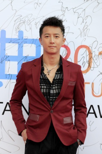 Sao táo bạo khoe vẻ sexy - 3