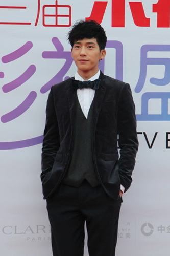 Sao táo bạo khoe vẻ sexy - 8