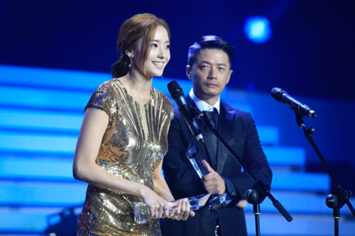 Sao táo bạo khoe vẻ sexy - 11