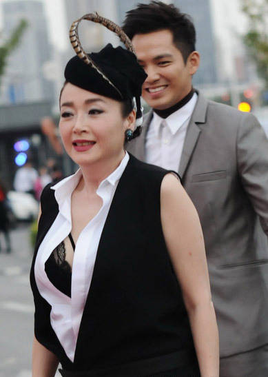 Sao táo bạo khoe vẻ sexy - 12