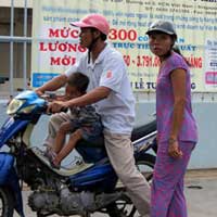 Tin tức trong ngày - Lao động Thanh Hoá, Nghệ An bị tẩy chay