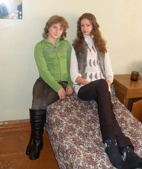 Cô gái có chiếc cổ dài như... hươu - 6