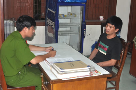 Chân dung "tú ông" và đường dây mại dâm 9X - 2