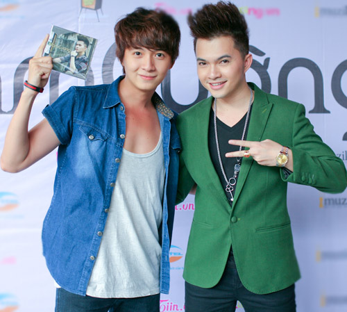 Thúy Vinh bầu lớn vẫn nhanh nhẹn - 7