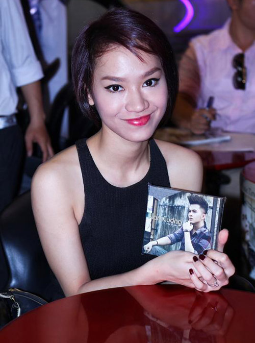 Thúy Vinh bầu lớn vẫn nhanh nhẹn - 8