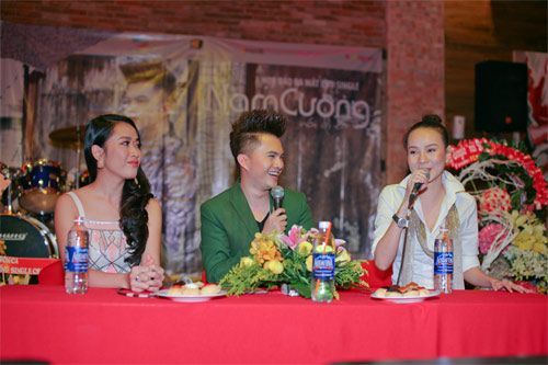 Thúy Vinh bầu lớn vẫn nhanh nhẹn - 20