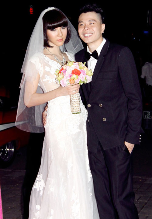 Ngọc Quyên vẫn sexy khi làm cô dâu - 2