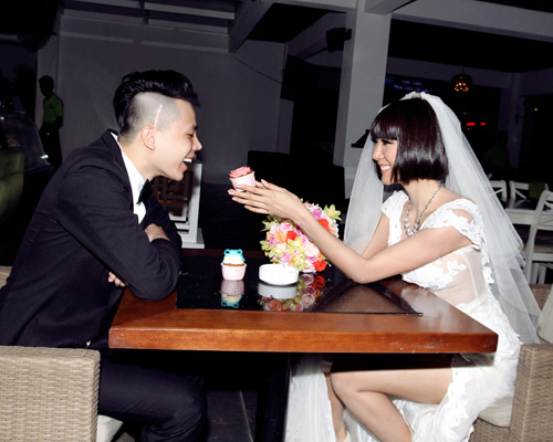 Ngọc Quyên vẫn sexy khi làm cô dâu - 8