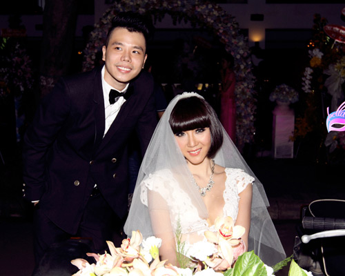 Ngọc Quyên vẫn sexy khi làm cô dâu - 12