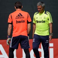 Bóng đá - Mourinho muốn bán Casillas sang Barca?