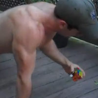 Thể thao - Video thể thao: Chống đẩy cực "dị"