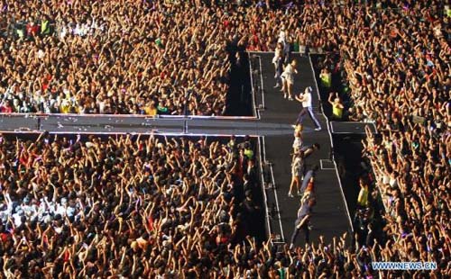 80.000 người "cháy" cùng Gangnam Style - 3