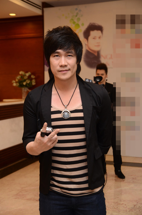 Sau scandal, Chung Minh rộng tay làm show - 9