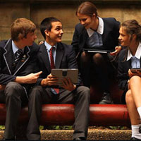 Giáo dục - du học - Úc: Cấm học sinh đến trường nếu thiếu iPad