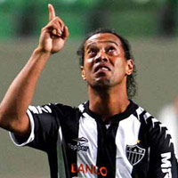 Bóng đá - Ronaldinho: Siêu phẩm và nước mắt