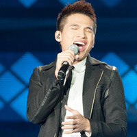Sao ngoại-sao nội - Quốc Thiên "sướng" trên sân khấu Idol