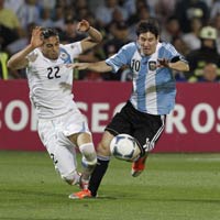 Bóng đá - Argentina - Uruguay: Messi lập cú đúp