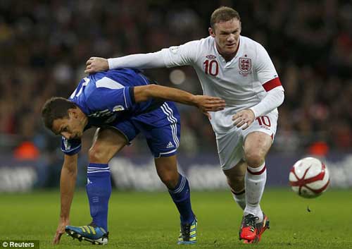 Rooney: Một cú đúp, hai cột mốc - 2