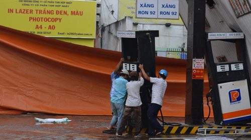 Sập mái cây xăng, 6 người hút chết - 3